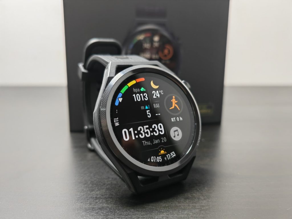 Review of the Huawei Watch GT Runner in the UAE – Gadget Voize